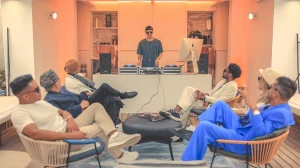 Cómo elegir la música adecuada para una fiesta swinger