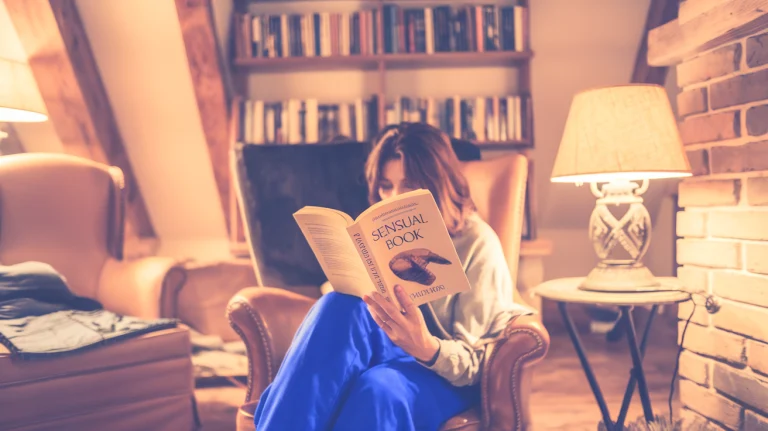 El papel de la literatura erótica en la comunidad swinger